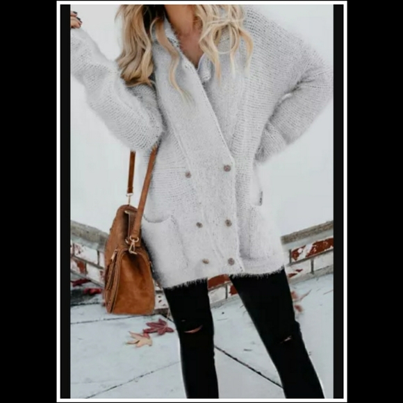 🎊‼️CLEARANCE PRICE FIRM‼️HPx2⭐🎊🤍Gray Fuzzy  Cardigan🤍 - Picture 4 of 4